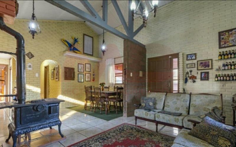 CASA 3 DORMITÓRIOS