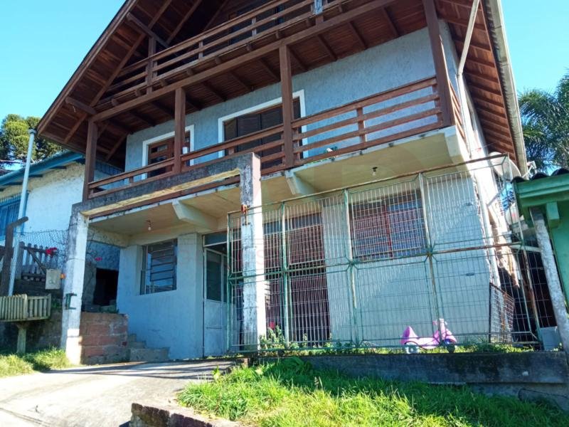 CASA 3 DORMITÓRIOS