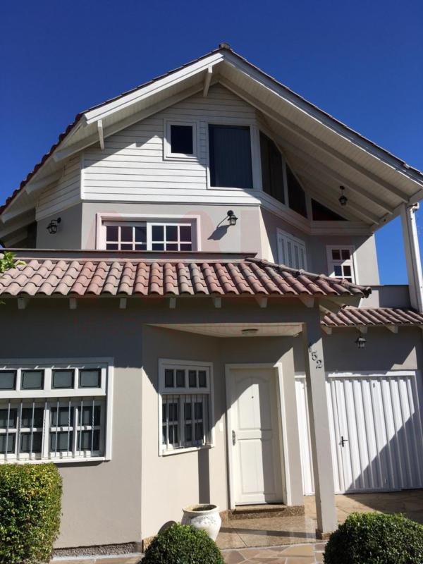 CASA 3 DORMITÓRIOS