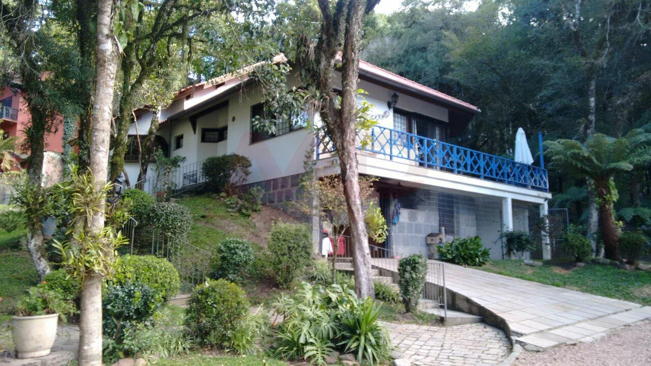 CASA 3 DORMITÓRIOS